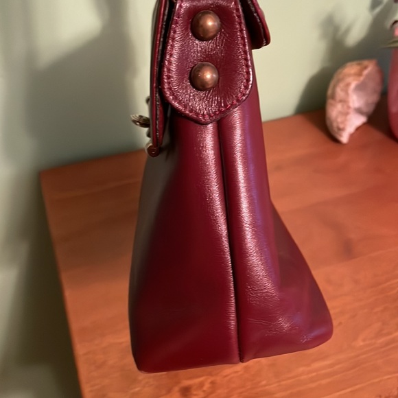 Vintage Etienne Aigner handbag - Picture 5 of 17